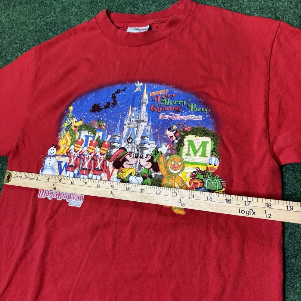Walt Disney World Mickey's Very Merry Christmas Party Tee Red Medium 2007